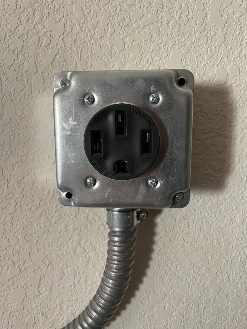 NEMA 14-50 outlet installed for Electrical Panel Upgrade in Laureles